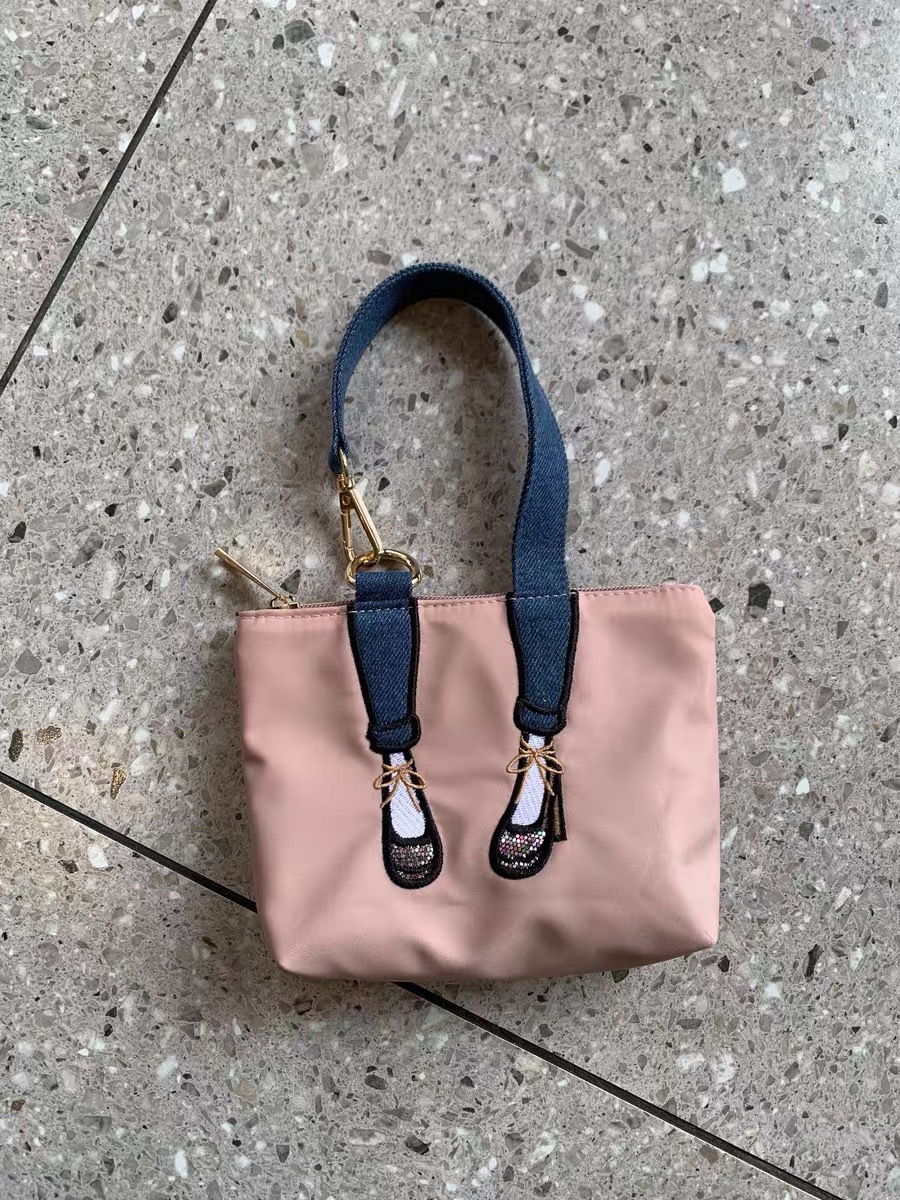 ファッション刺繍入りゼロウォレット防水ナイロン生地バッグ女性 - Embroidery Bag のレビューと価格