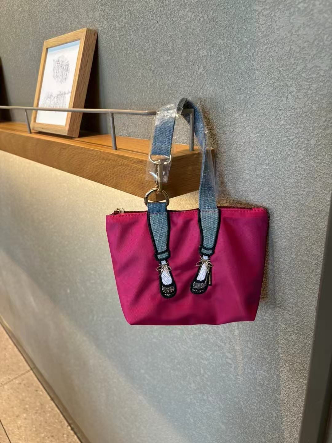 ファッション刺繍入りゼロウォレット防水ナイロン生地バッグ女性 - Embroidery Bag のレビューと価格